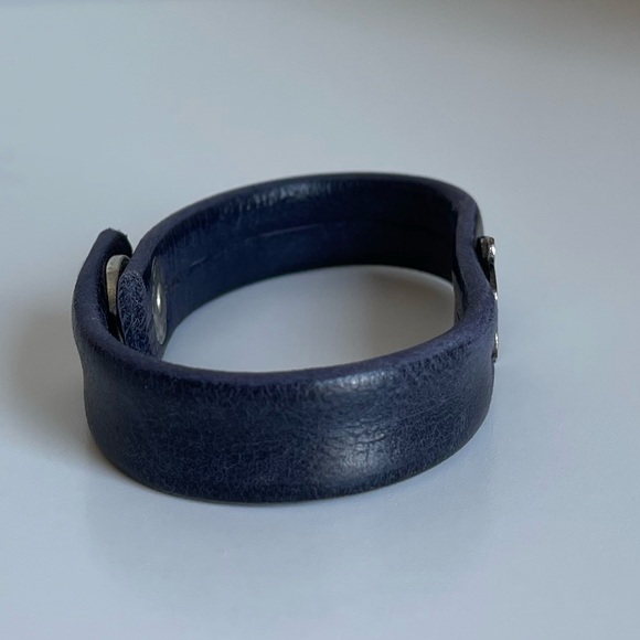 💕3/20$ NWOT Moroccan Narrow Genuine Leather Cuff Bracelet with Silver Hamsa - Picture 6 of 6